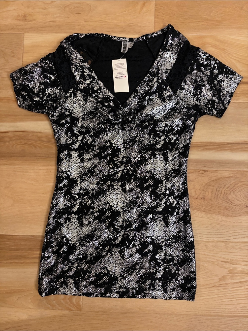 BKE Black & Silver Snake-Print V-Neck Short Sleeve Top